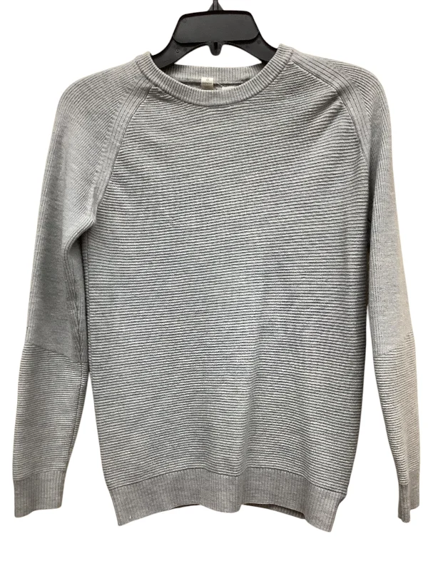 Sweater By Lululemon In Grey, Size: 6